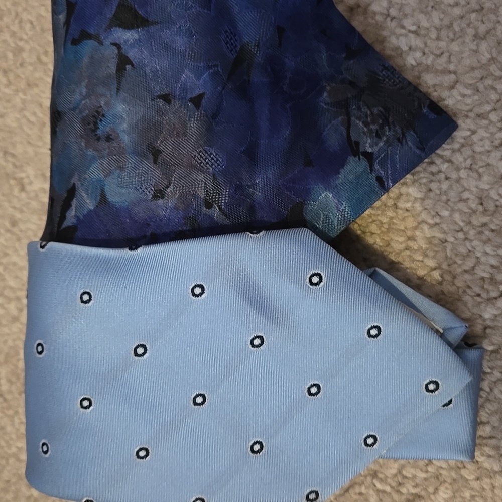 Quo Vadis Light Blue Tie with Black Dots & Woodwards Paisley VINTAGE